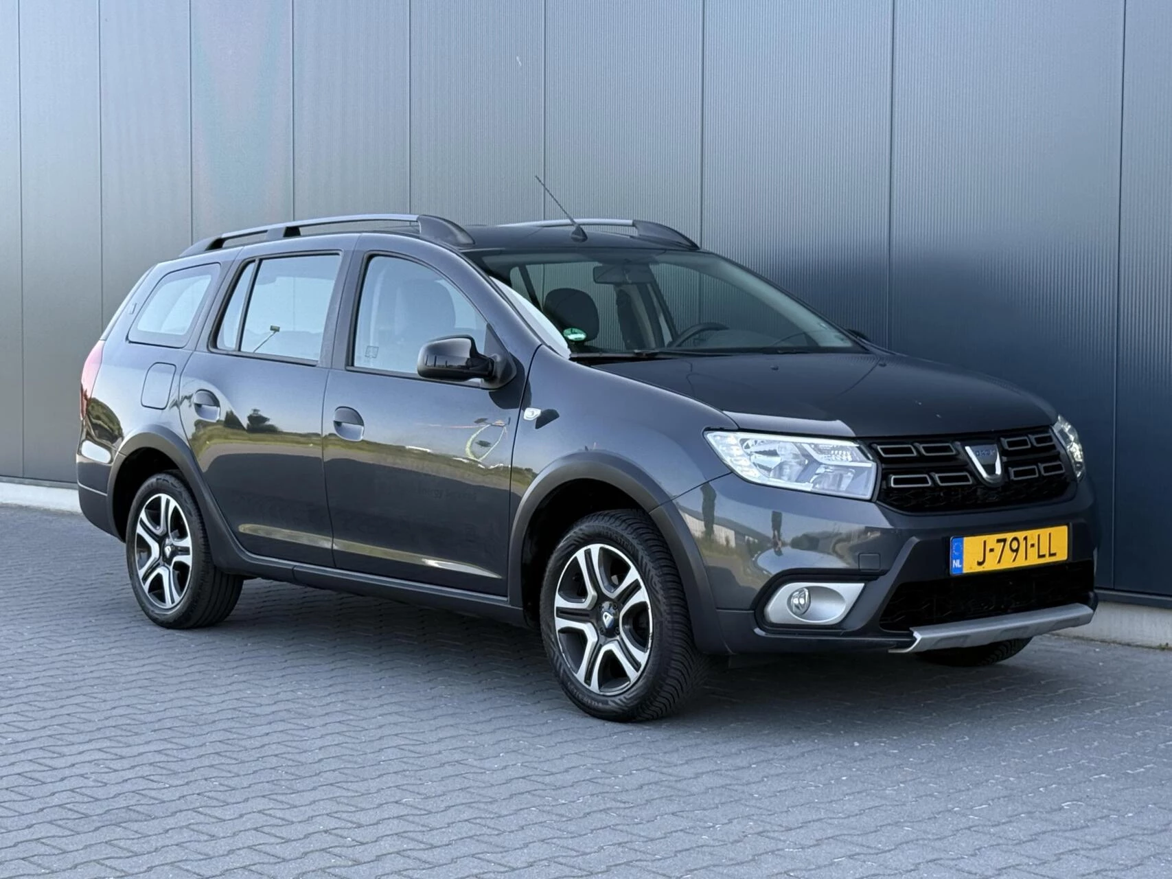 Hoofdafbeelding Dacia Logan