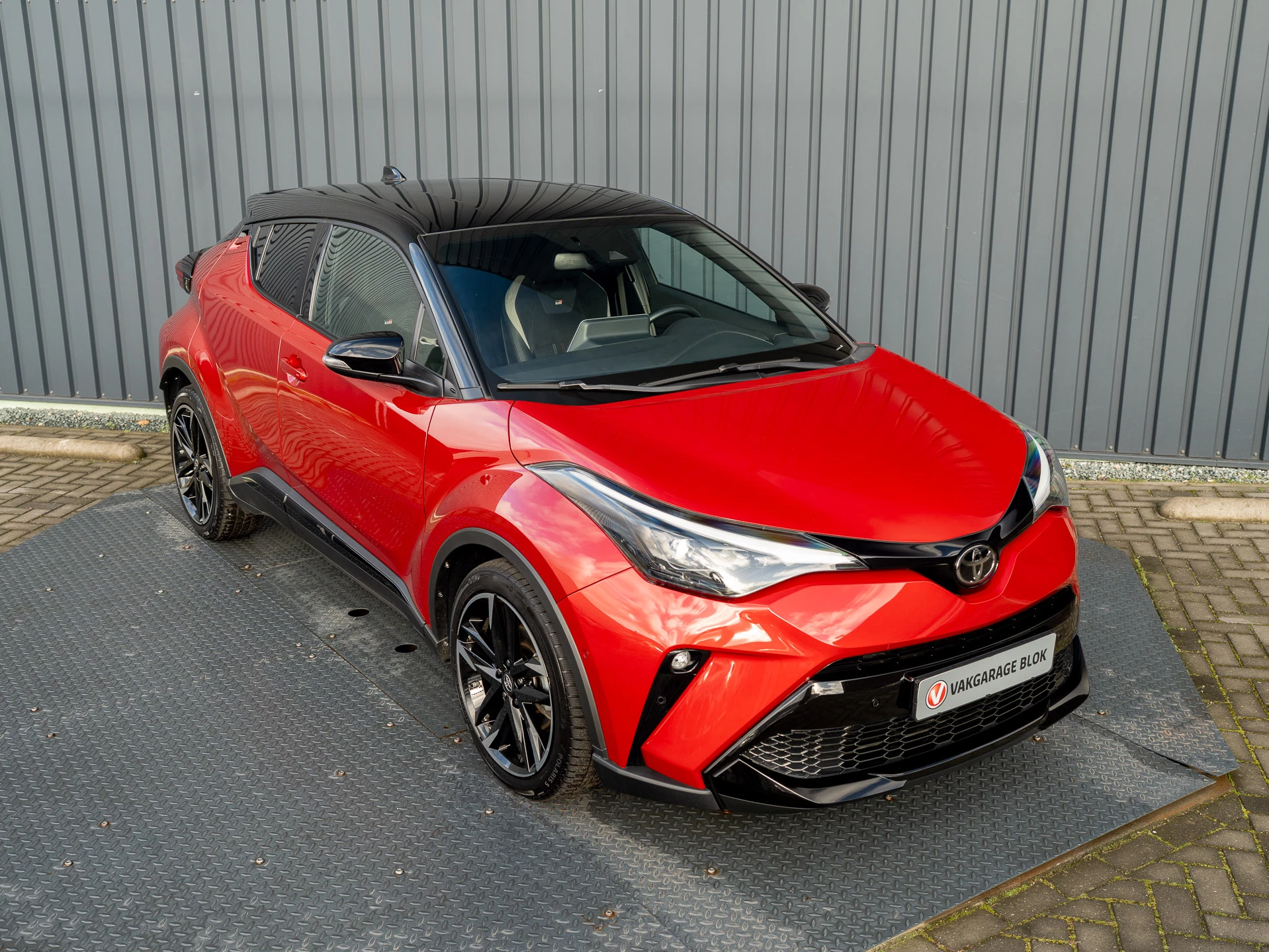Hoofdafbeelding Toyota C-HR
