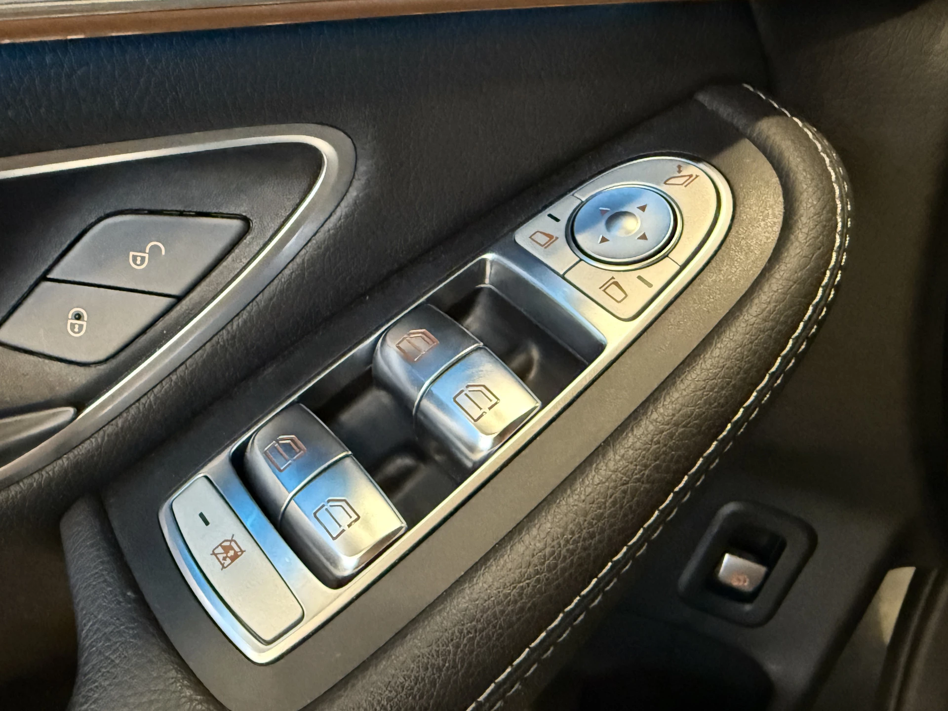 Hoofdafbeelding Mercedes-Benz EQC