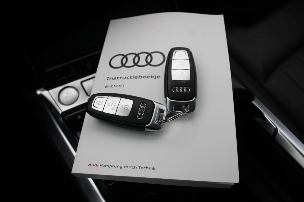 Hoofdafbeelding Audi e-tron