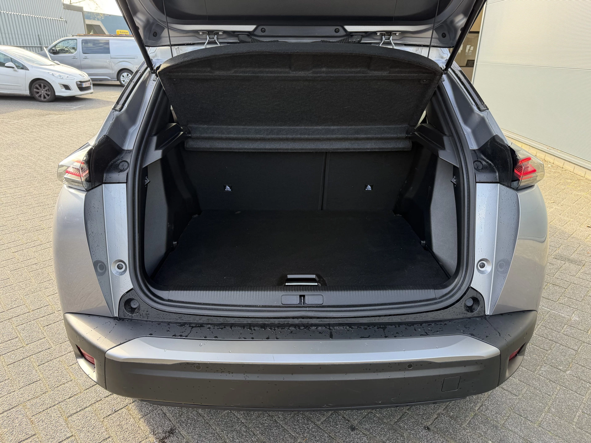 Hoofdafbeelding Peugeot e-2008