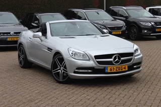 Mercedes-Benz SLK 200 Automaat / 107.441 km / AIRSCARF / Zwart Leder / Panorama dak / Stoelverwarming / Compleet dealer onderhouden.