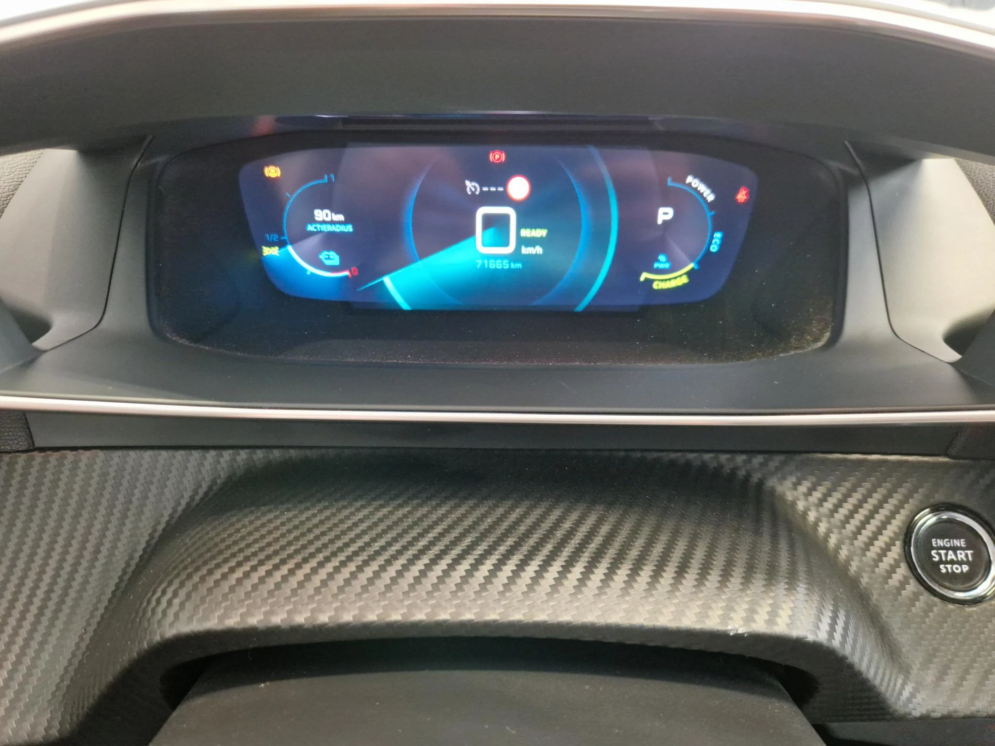 Hoofdafbeelding Peugeot e-2008