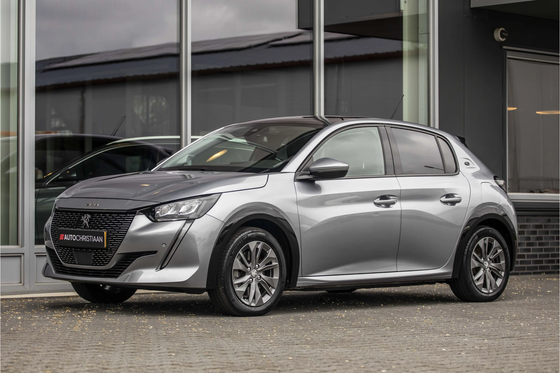 Hoofdafbeelding Peugeot e-208