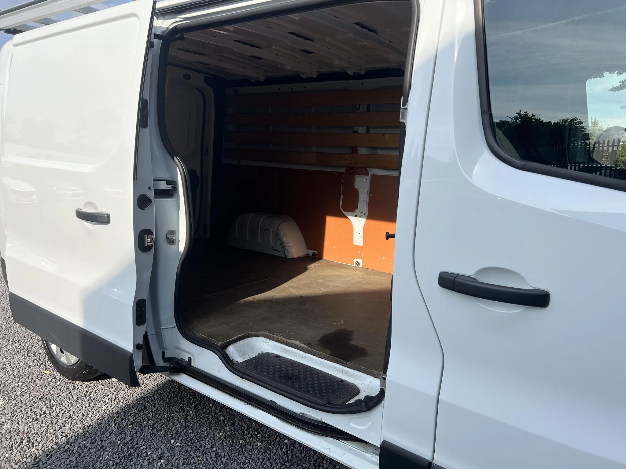 Hoofdafbeelding Nissan NV300