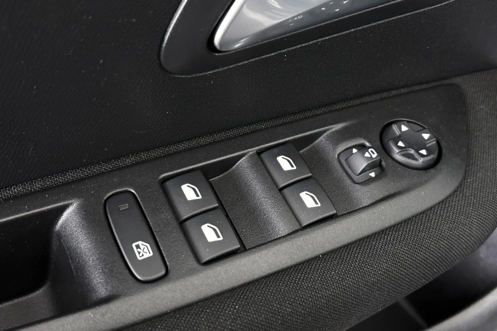 Hoofdafbeelding Peugeot e-208