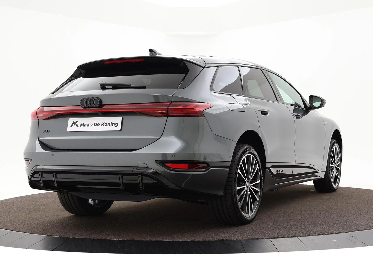 Hoofdafbeelding Audi A6 Avant e-tron