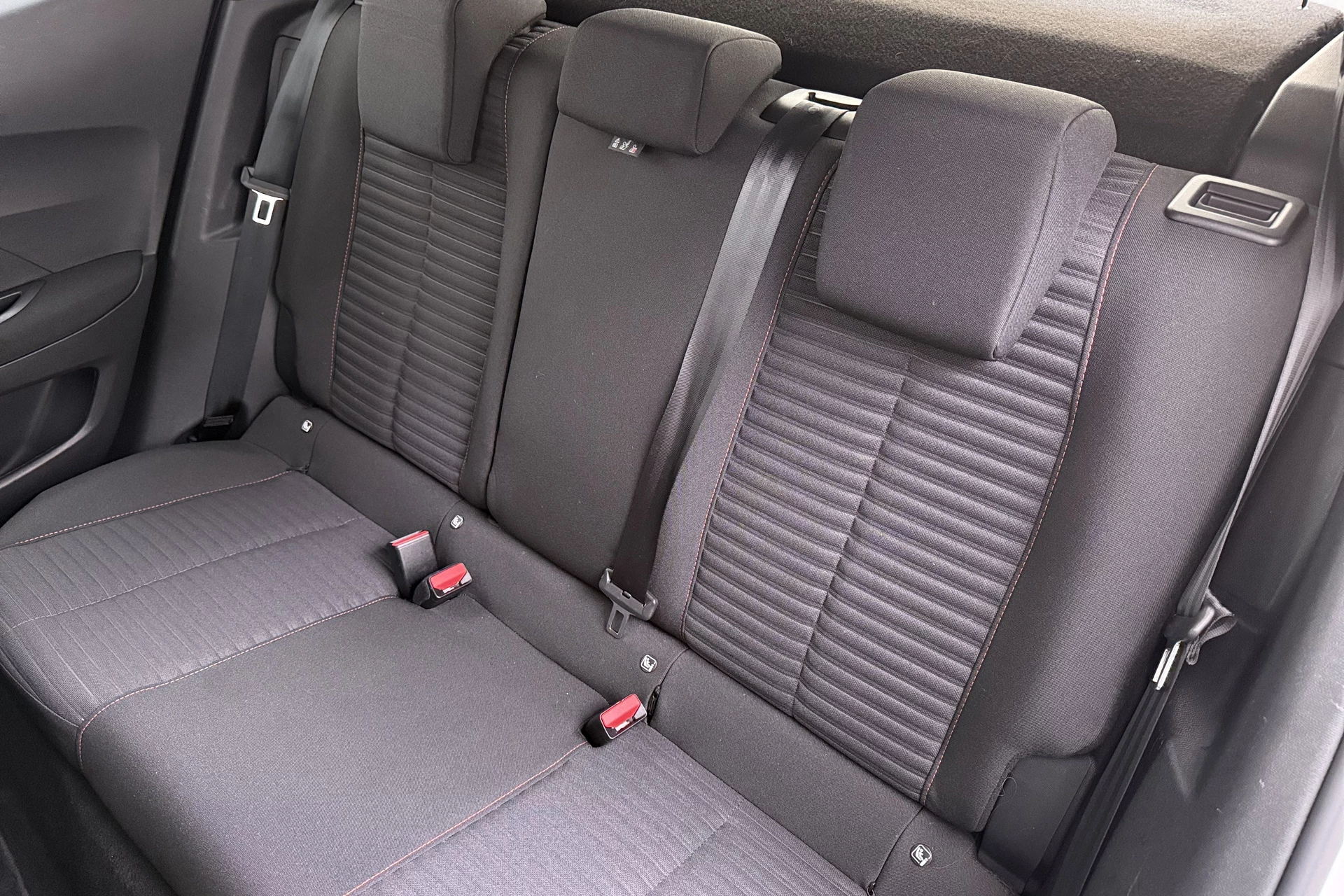 Hoofdafbeelding Peugeot e-2008