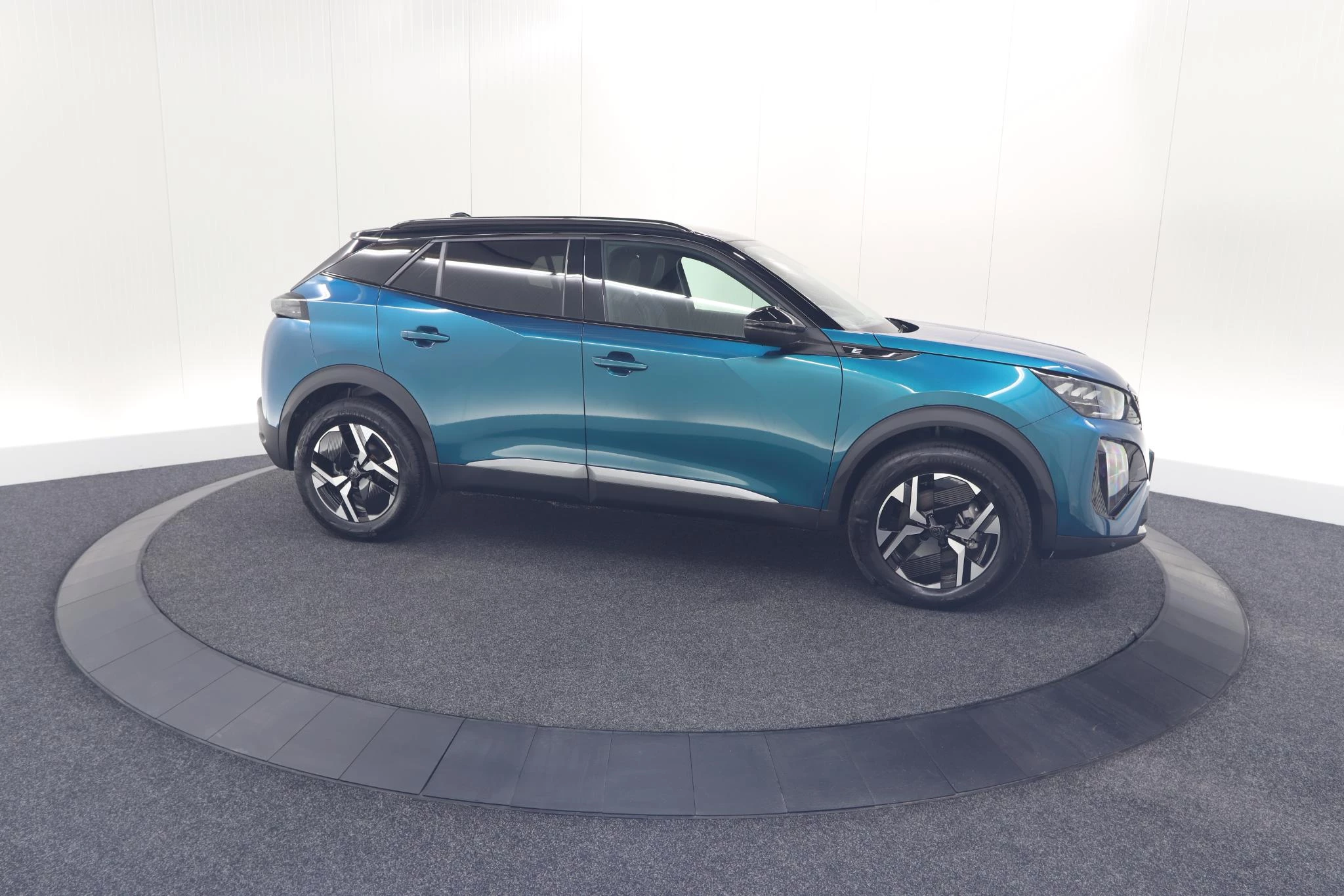 Hoofdafbeelding Peugeot e-2008