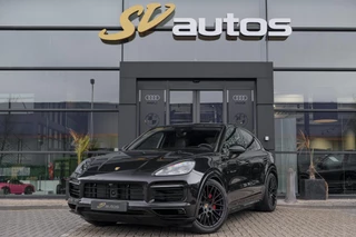 Porsche Cayenne Coupé 3.0 E-Hybrid Panoramadak Sport design 4-Wielsturing Bose Head-up Trekhaak Rode stiksels 1e eigenaar NLauto 21" LMV