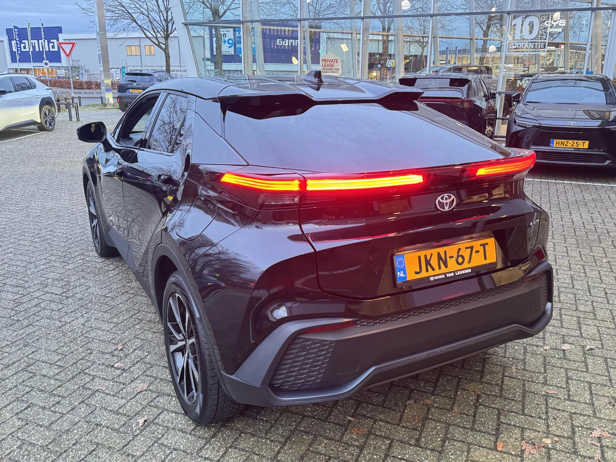 Hoofdafbeelding Toyota C-HR