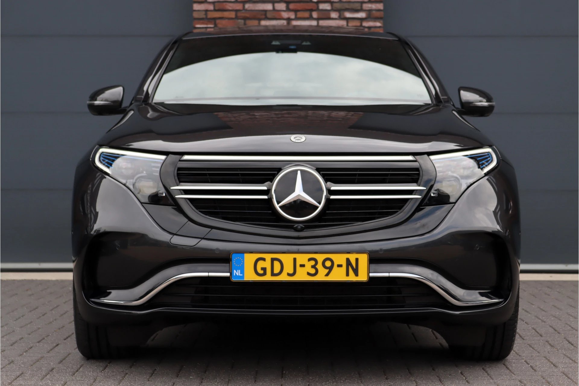 Hoofdafbeelding Mercedes-Benz EQC