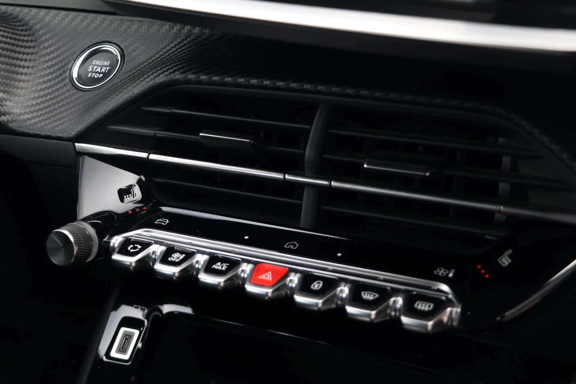 Hoofdafbeelding Peugeot e-2008