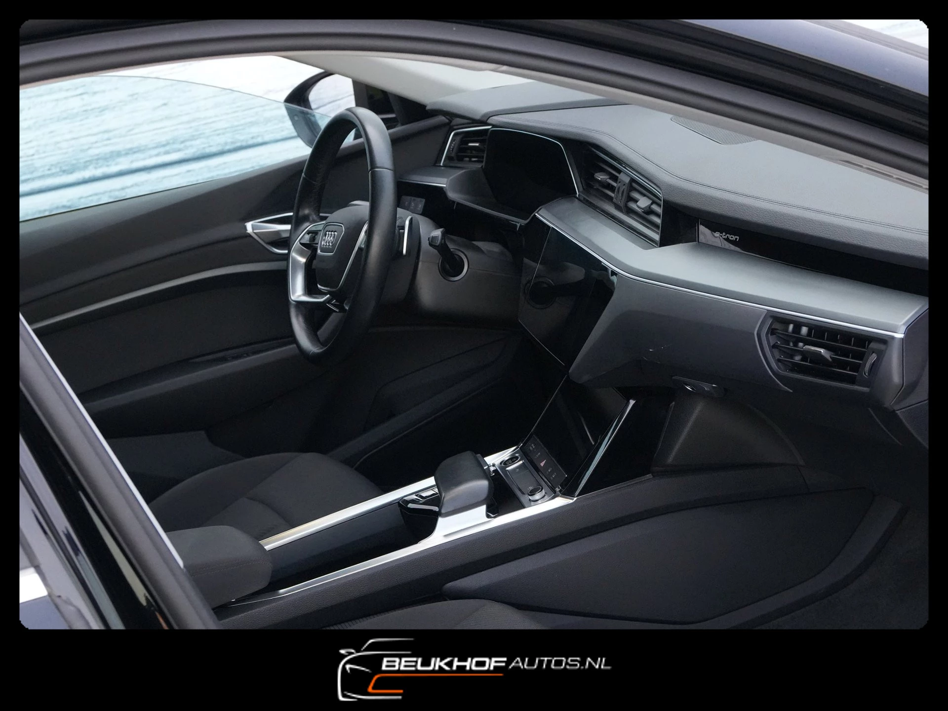 Hoofdafbeelding Audi e-tron