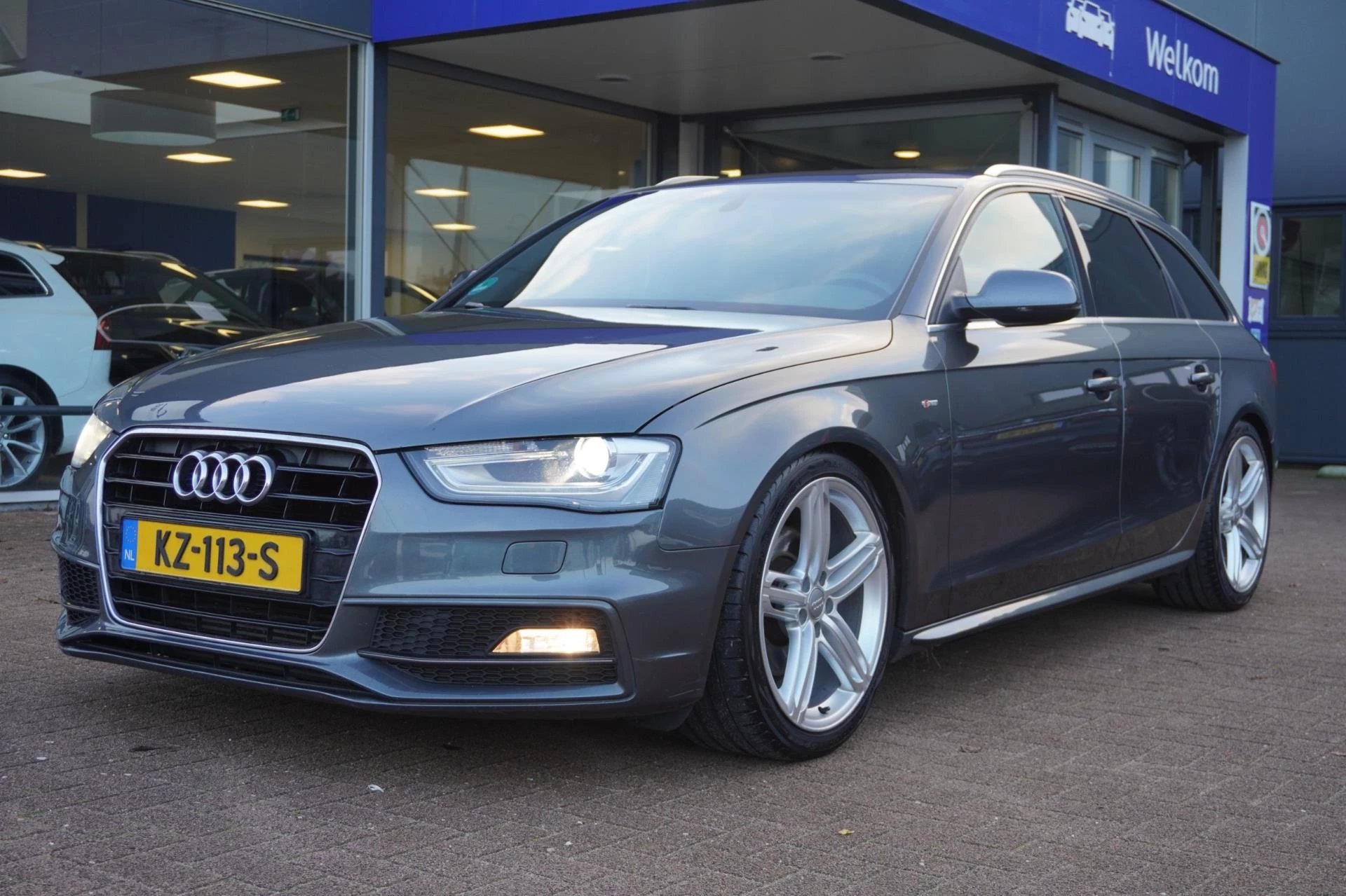 Hoofdafbeelding Audi A4