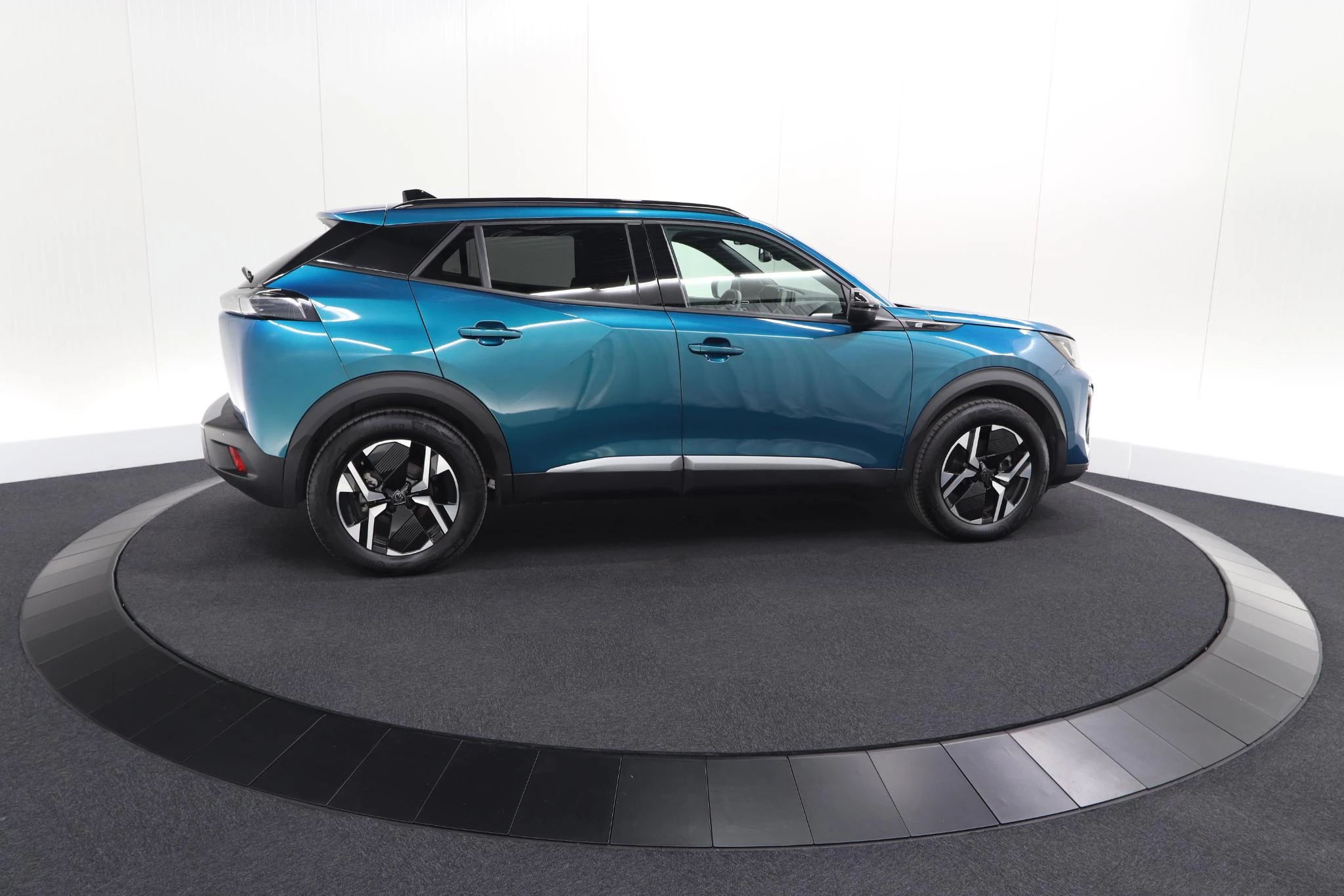 Hoofdafbeelding Peugeot e-2008