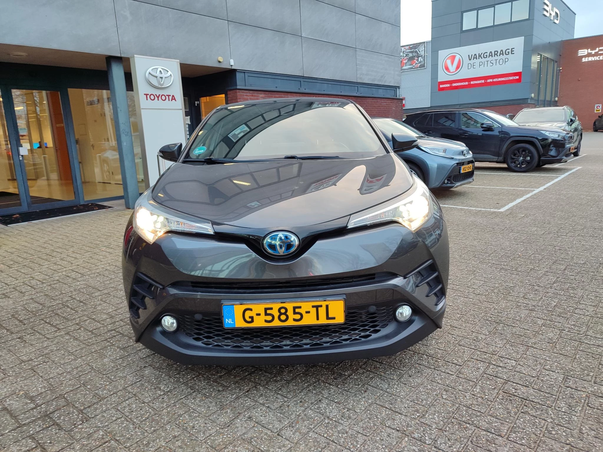 Hoofdafbeelding Toyota C-HR