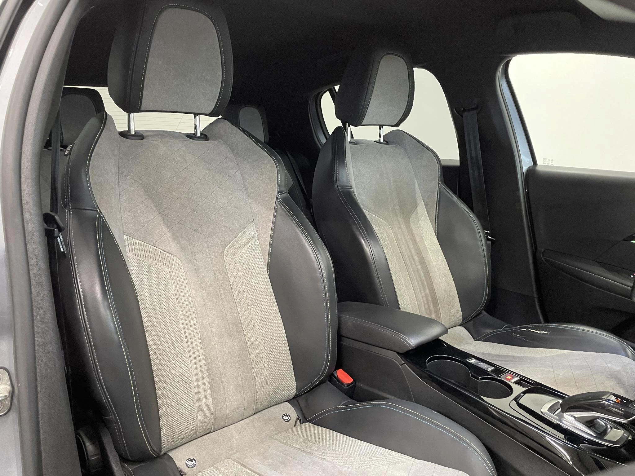 Hoofdafbeelding Peugeot e-208