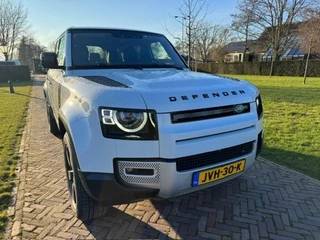 Hoofdafbeelding Land Rover Defender Land Rover Defender 110 P400e 221kW Aut.Luchtvering , schadevrij, dealeronderhouden.