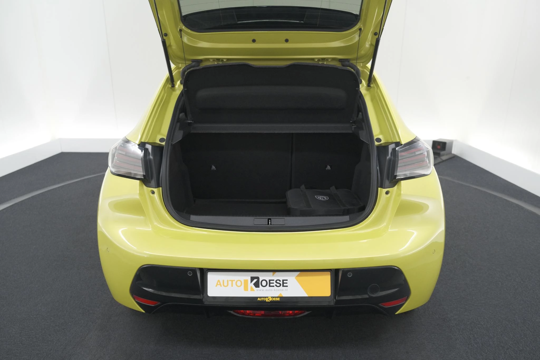 Hoofdafbeelding Peugeot e-208