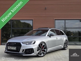 Hoofdafbeelding Audi RS4 Audi RS 4 Avant 2.9 TFSI RS 4 quattro KW V3|Pano|Keyless|B&O|Massage|Kleppen uitlaatsyteem|Dealeronderhouden|