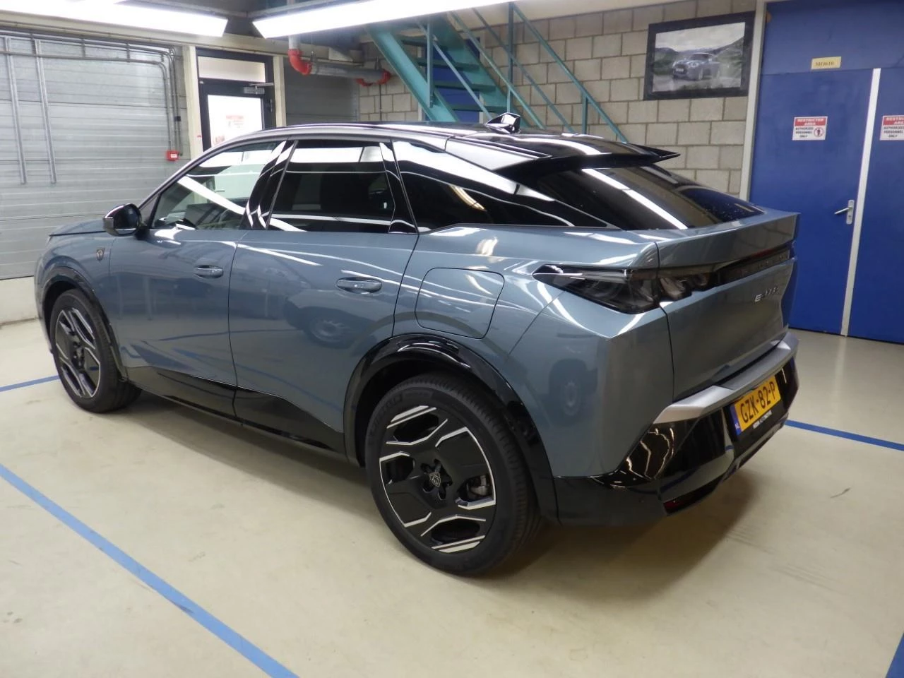Hoofdafbeelding Peugeot e-3008