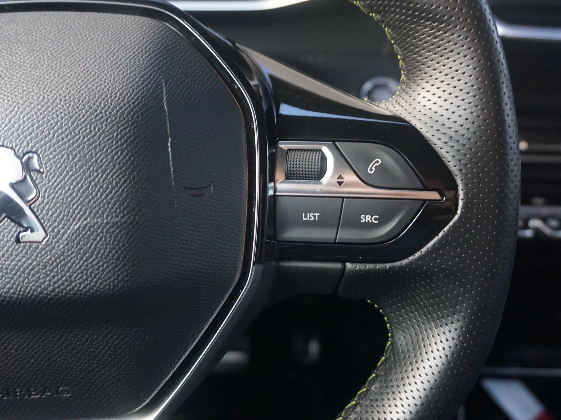 Hoofdafbeelding Peugeot e-208