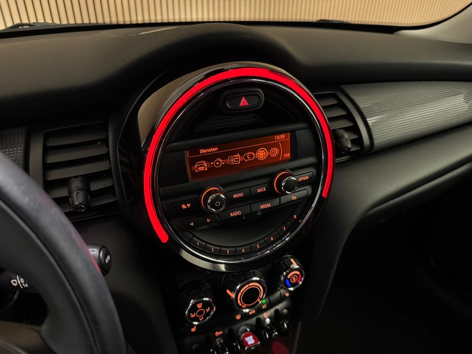 Hoofdafbeelding MINI One