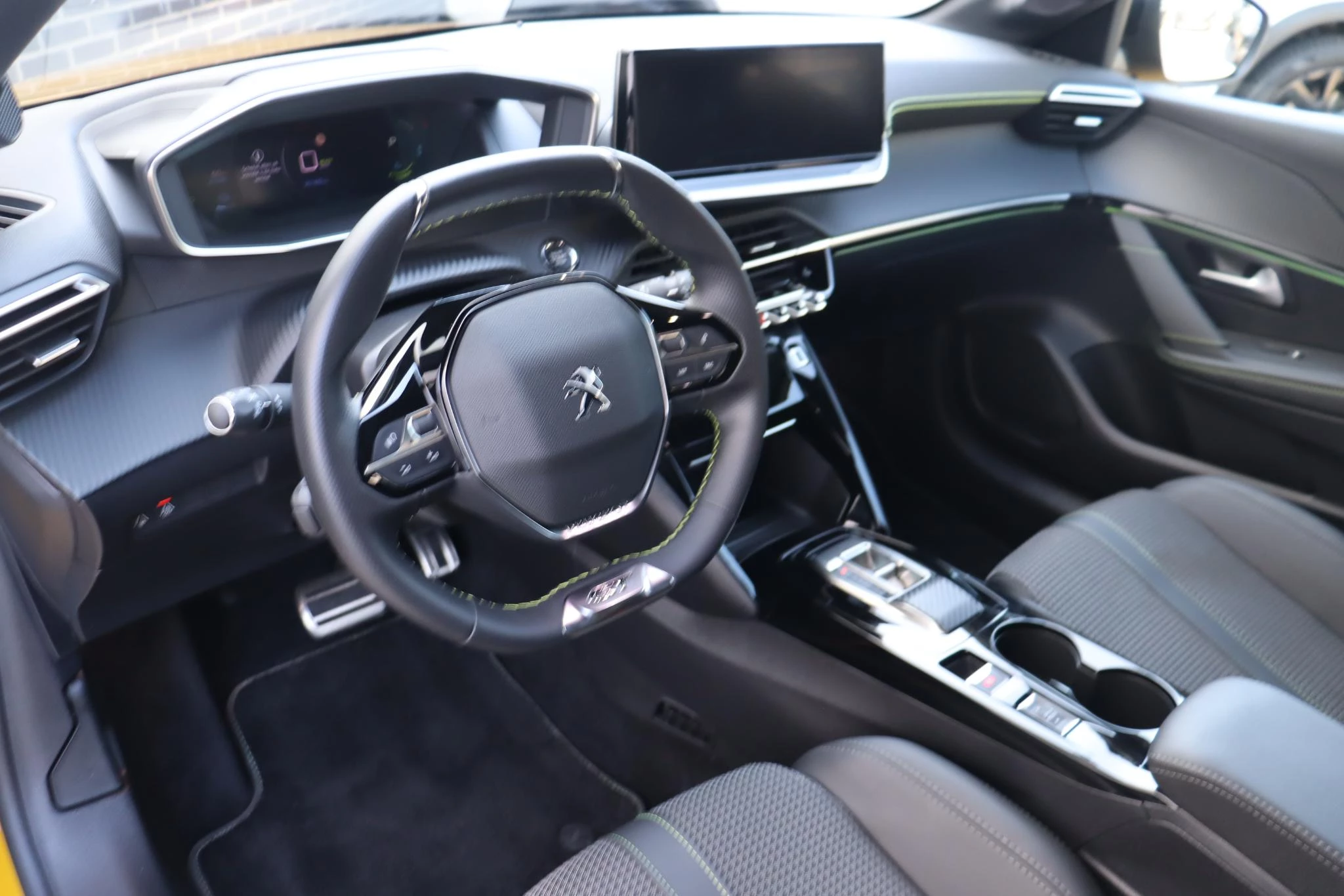 Hoofdafbeelding Peugeot e-208