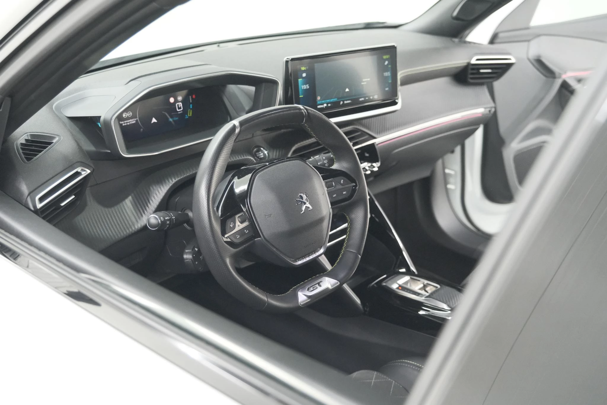 Hoofdafbeelding Peugeot e-2008