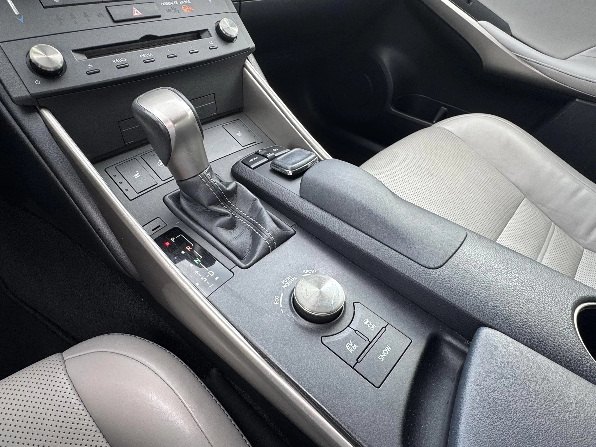Hoofdafbeelding Lexus IS