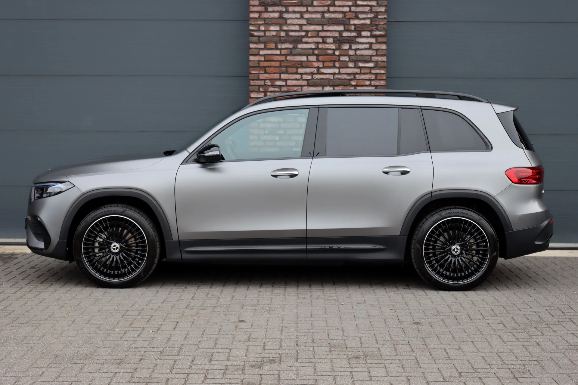 Hoofdafbeelding Mercedes-Benz EQB