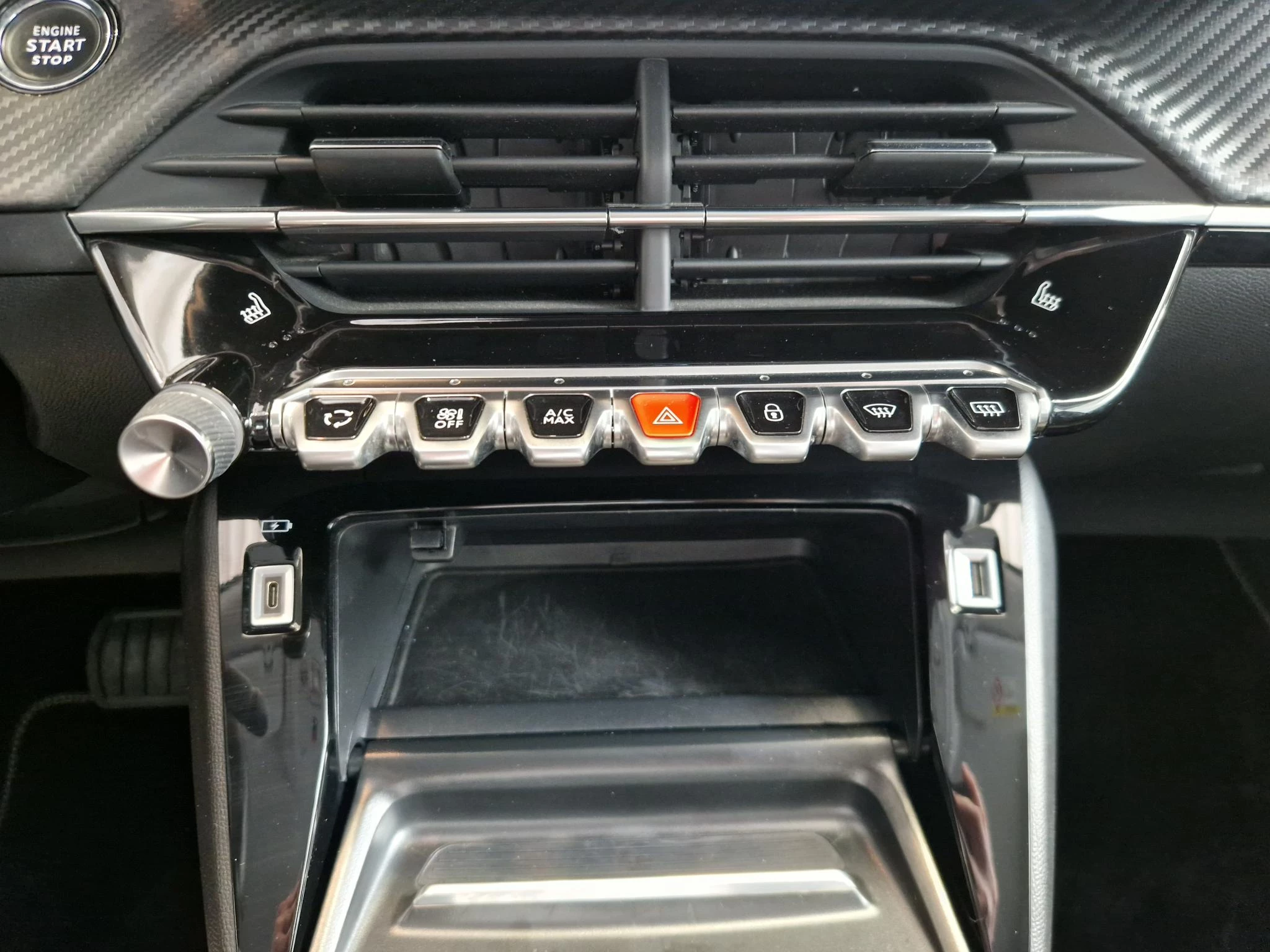 Hoofdafbeelding Peugeot e-2008
