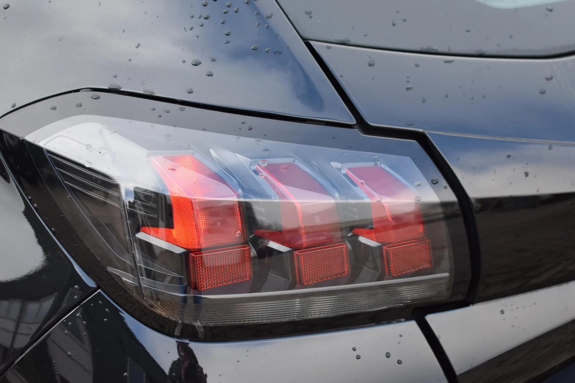 Hoofdafbeelding Peugeot e-208