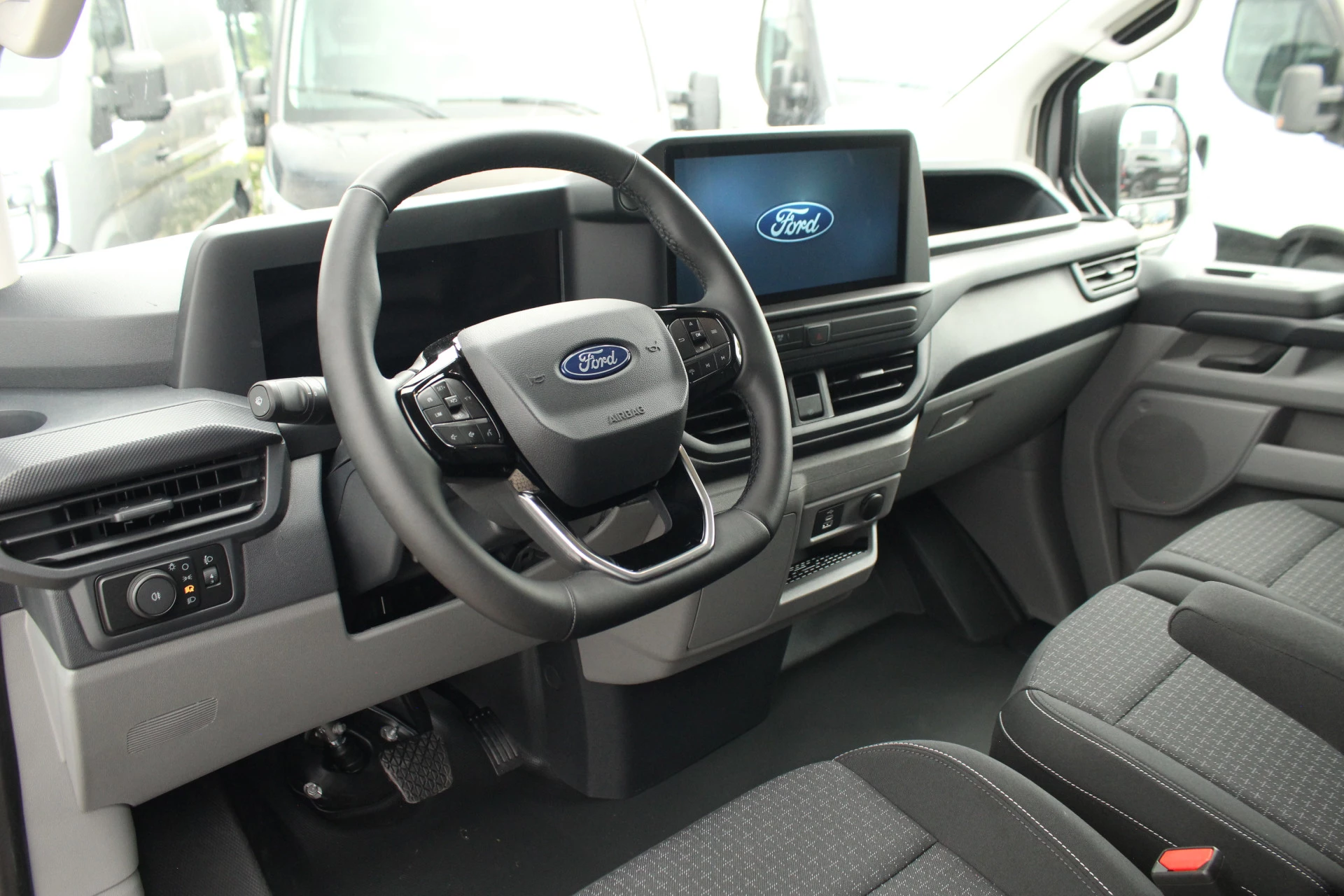 Hoofdafbeelding Ford E-Transit