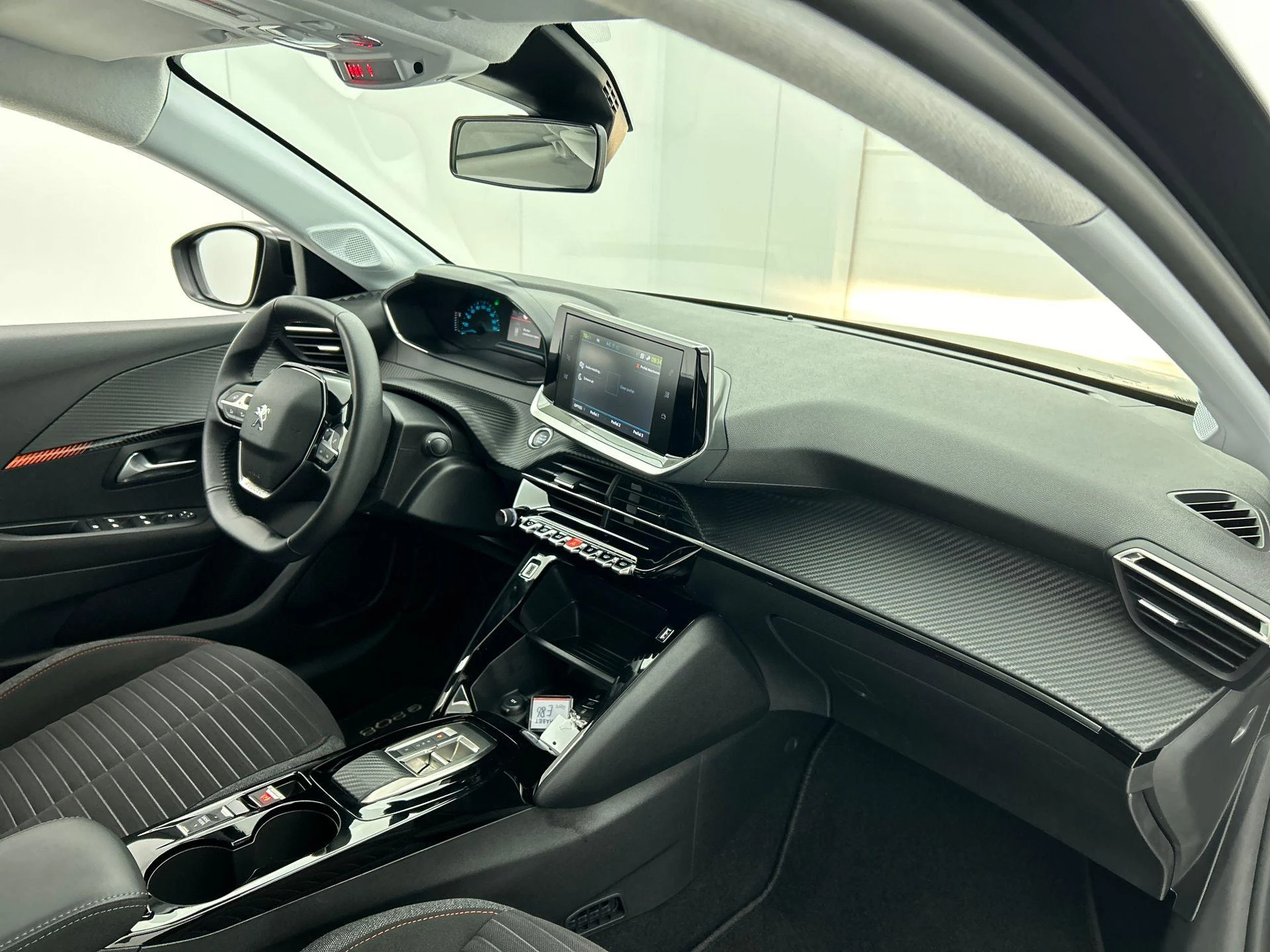 Hoofdafbeelding Peugeot e-208