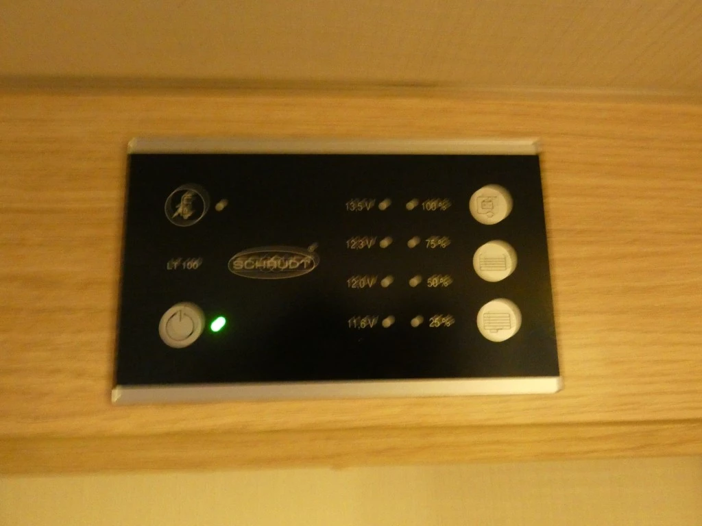 Hoofdafbeelding Sunlight T68 Automaat,navi,camera,lengtebedden