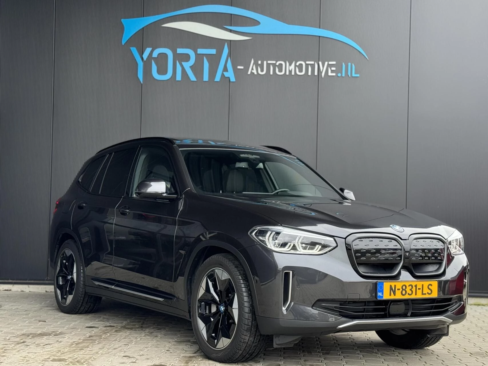 Hoofdafbeelding BMW iX3