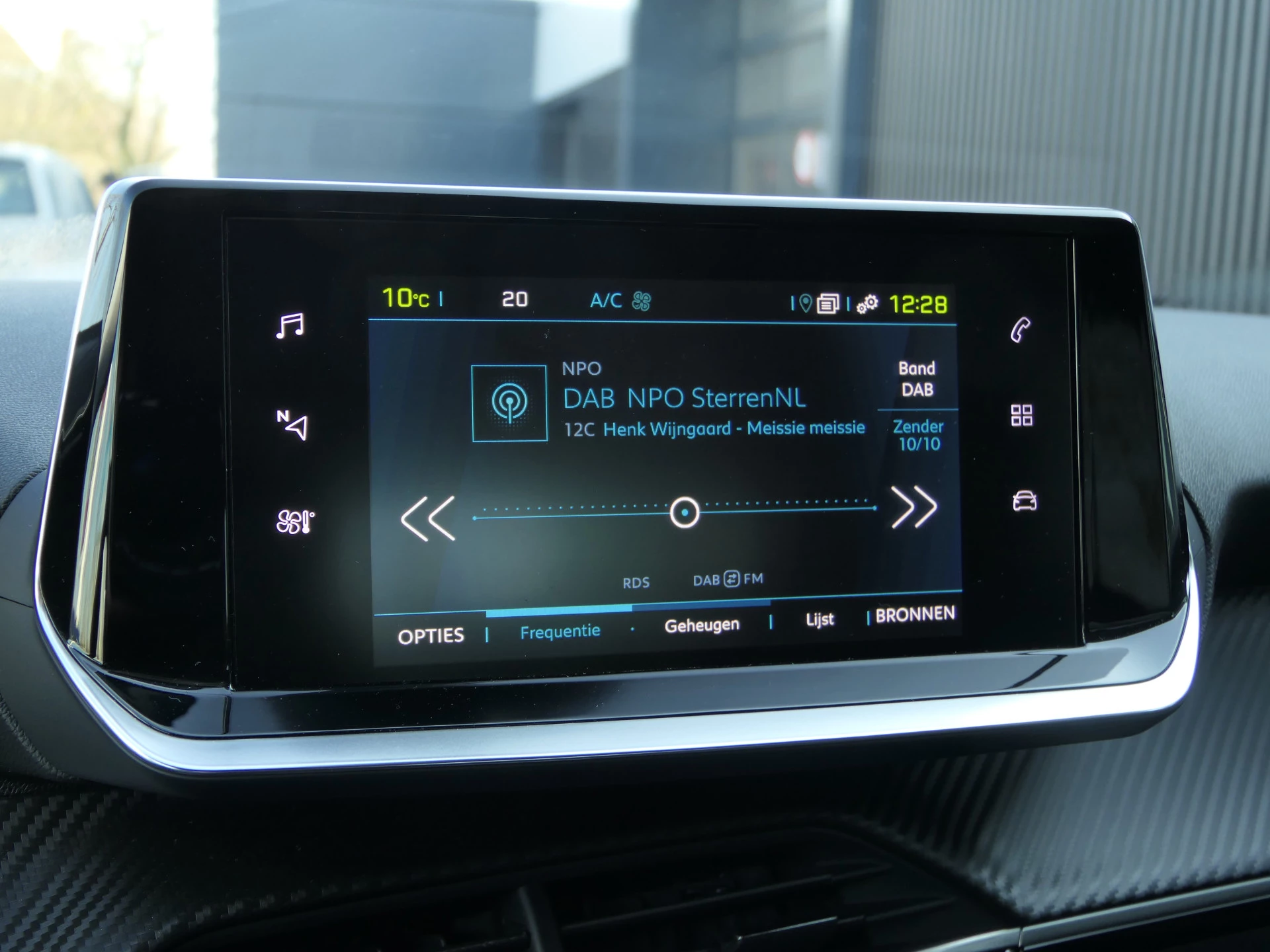 Hoofdafbeelding Peugeot e-208