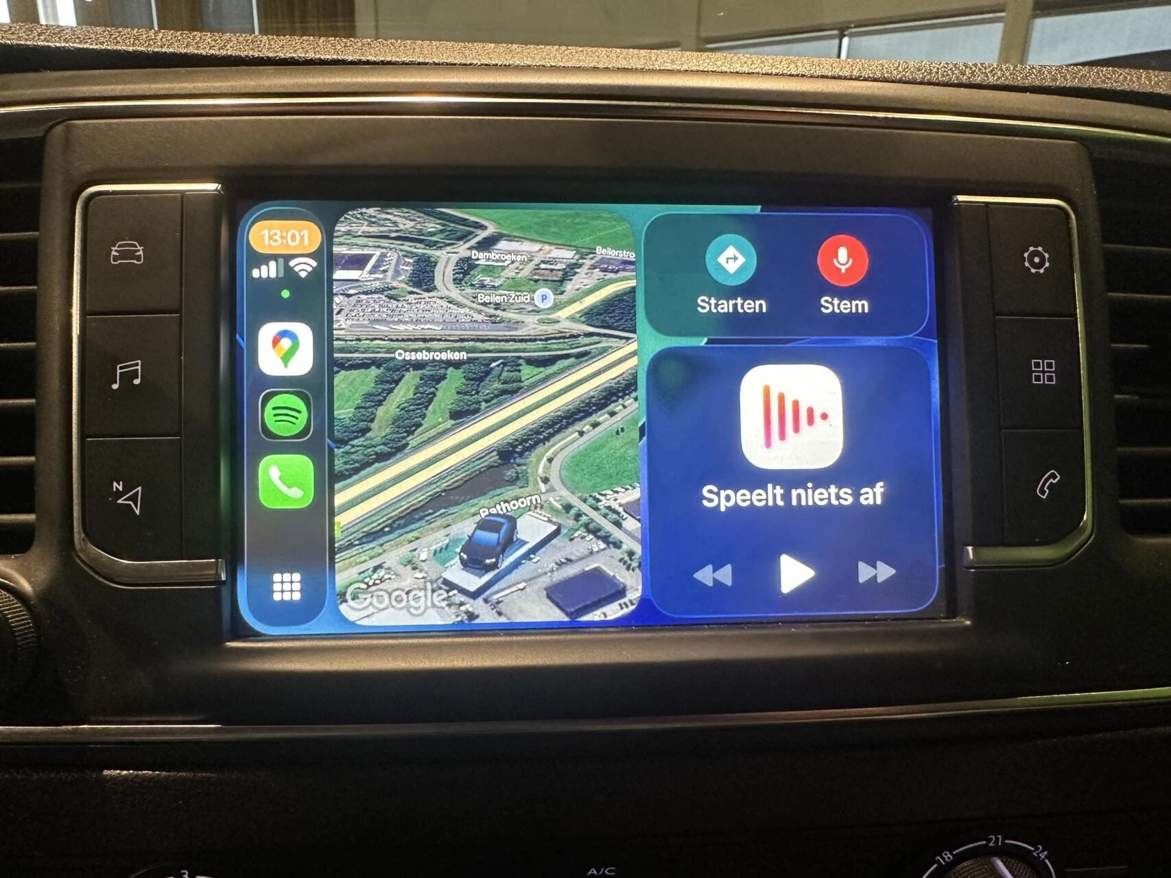 Hoofdafbeelding Peugeot Traveller