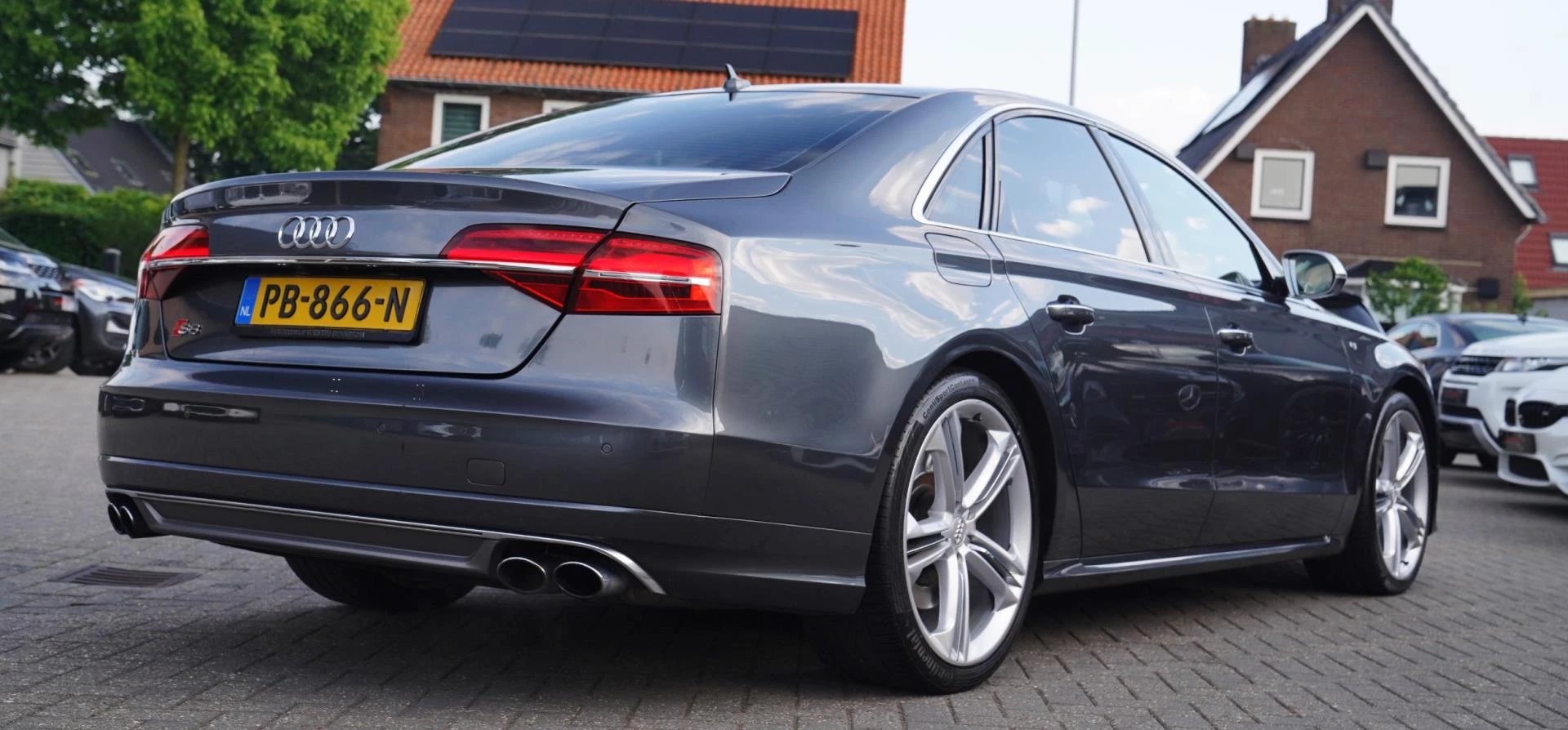 Hoofdafbeelding Audi S8