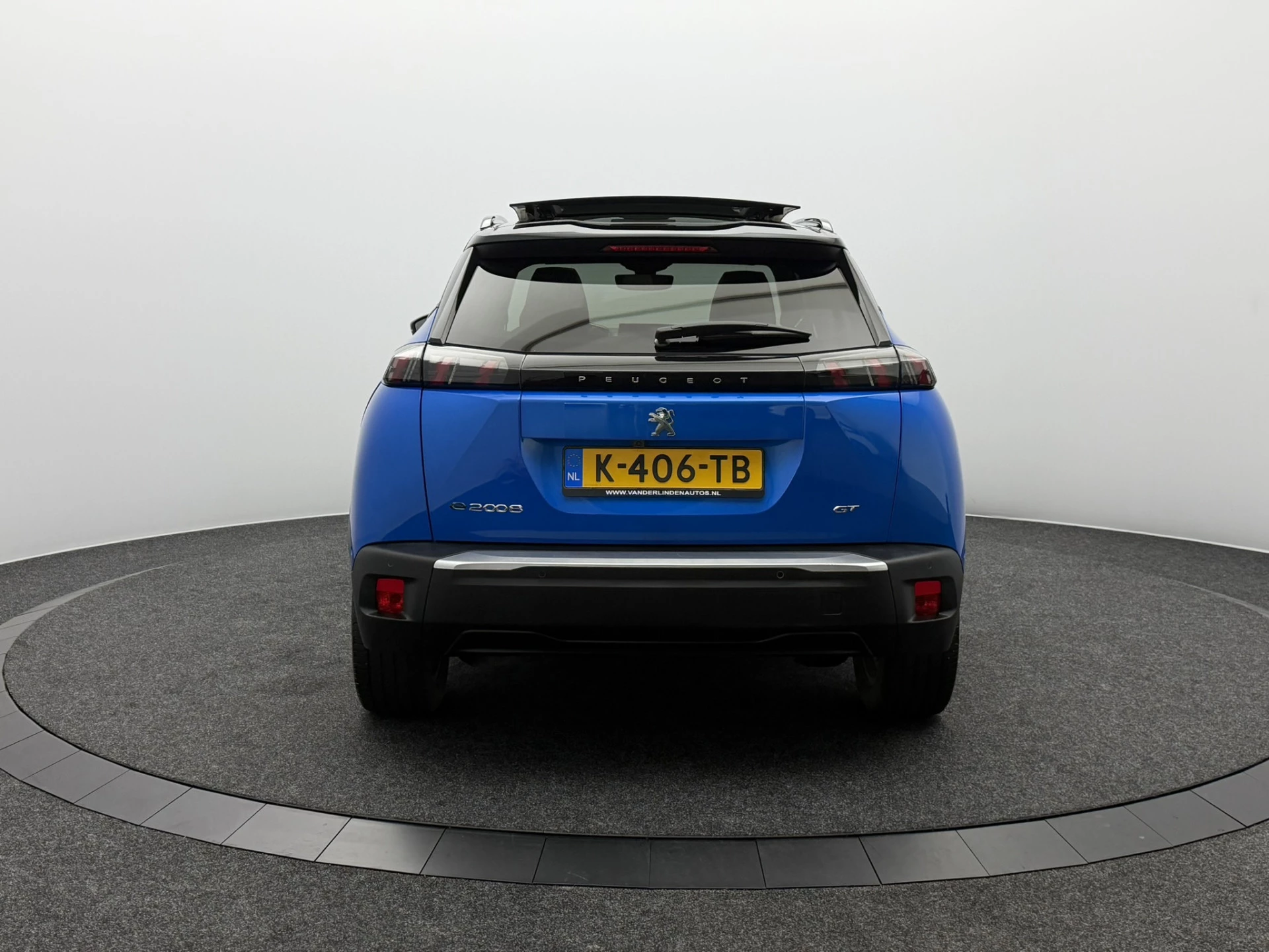 Hoofdafbeelding Peugeot e-2008