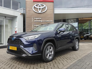 Hoofdafbeelding Toyota RAV4 Toyota RAV4 2.5 Hybrid NL-AUTO FACELIFT NAVI AD-CRUISE APPLE/ANDROID BLUETOOTH DAB+ 17"LMV