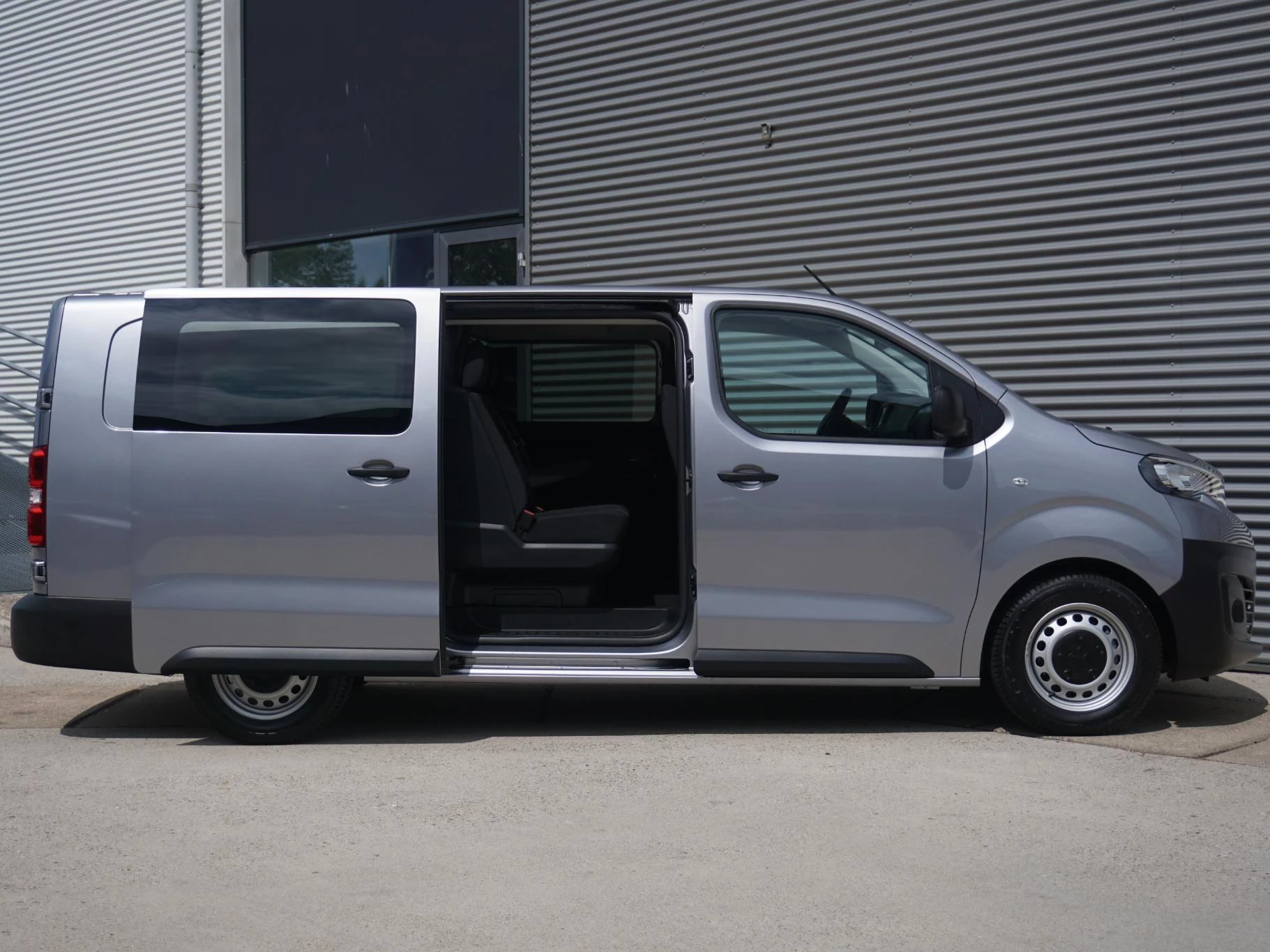 Hoofdafbeelding Peugeot e-Expert