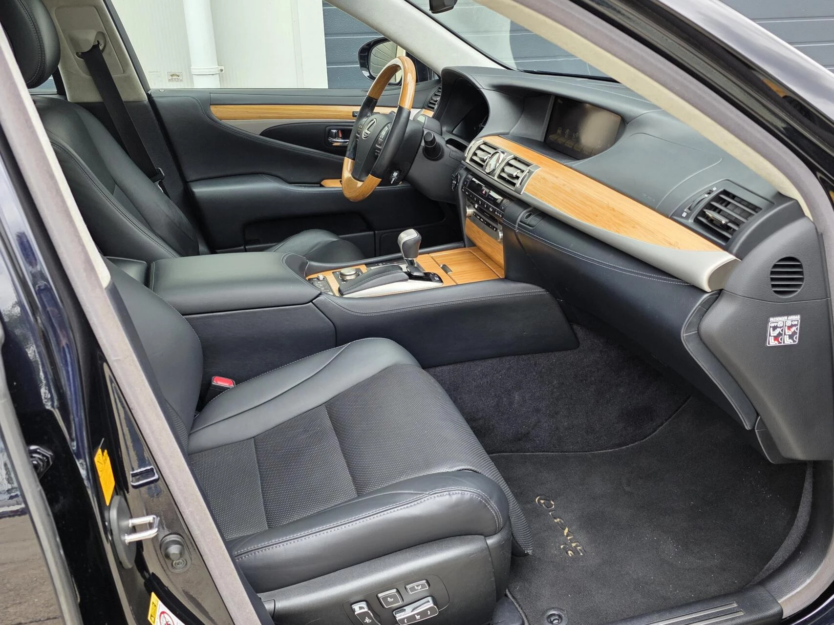 Hoofdafbeelding Lexus LS