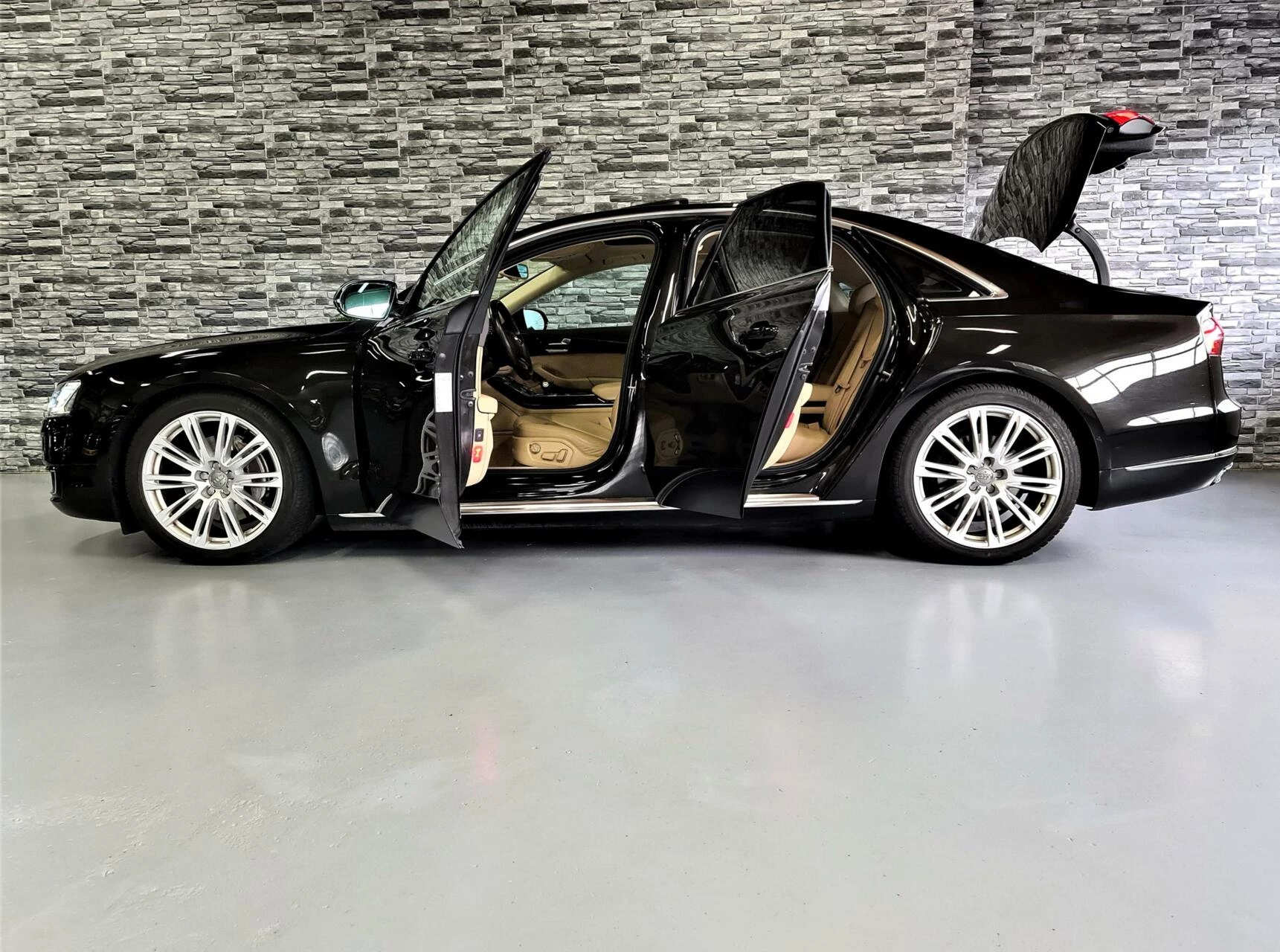 Hoofdafbeelding Audi A8