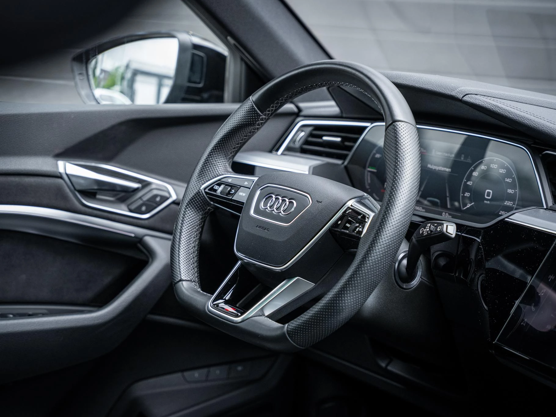 Hoofdafbeelding Audi e-tron