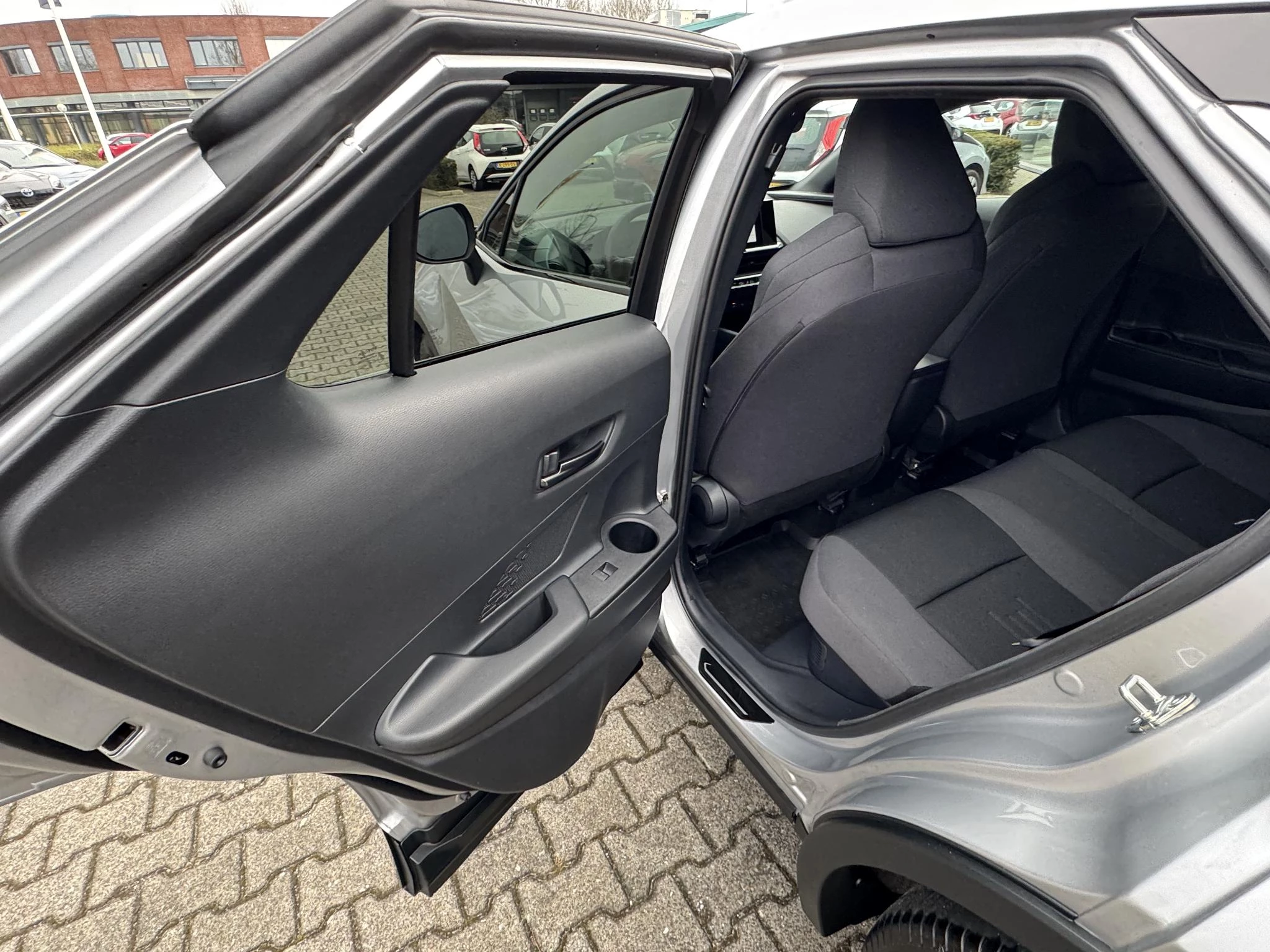 Hoofdafbeelding Toyota C-HR