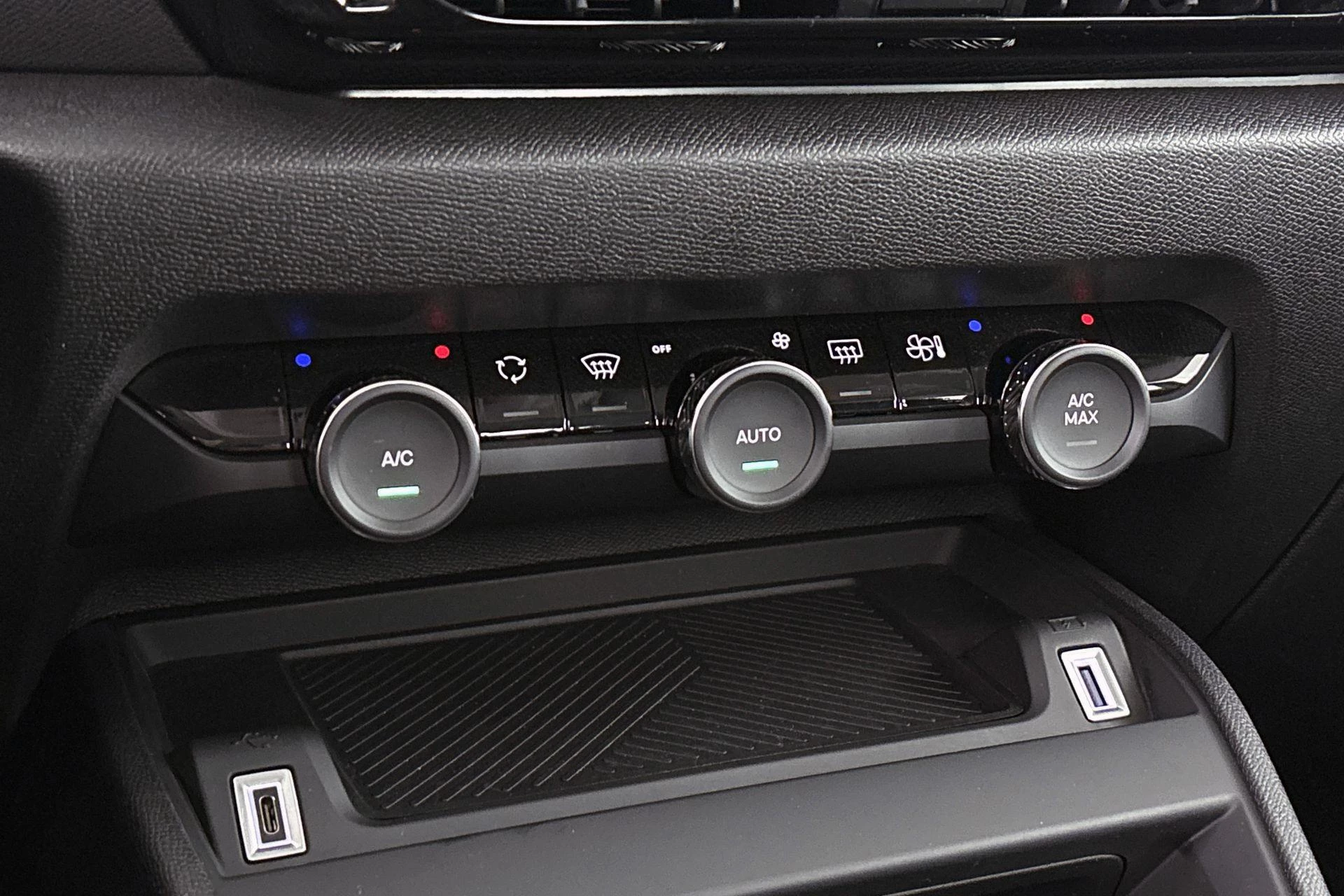 Hoofdafbeelding Citroën ë-C4 X