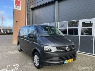 Hoofdafbeelding Volkswagen Transporter Volkswagen Transporter 2.0 TDI L1H1 Trendline rolstoelbus rolstoel rechts voorin